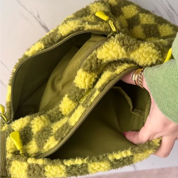 No Boundaries Green Checkered Sling Bag - Picture 8 of 8